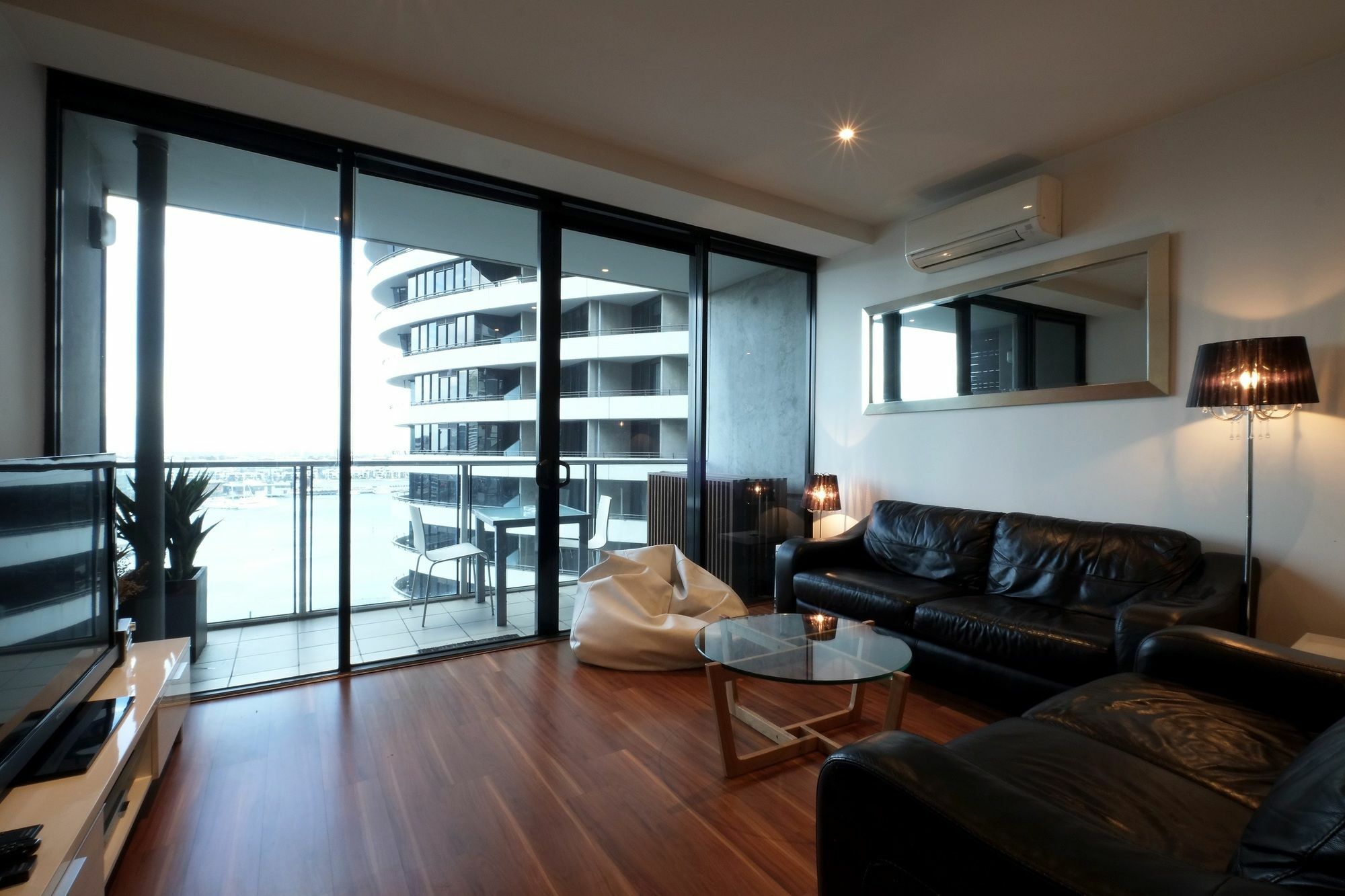 Acd Apartments Melbourne Exteriör bild